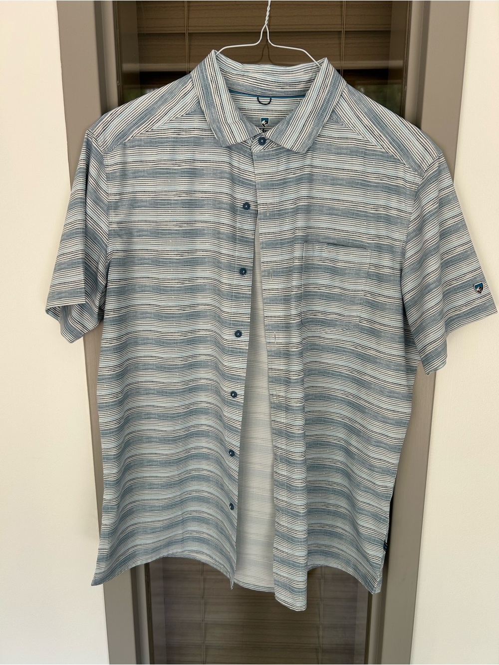 KUHL button up shirt moisture wicking Large